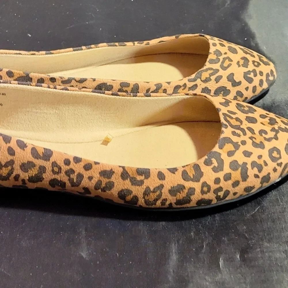 TIME AND TRU BASIC BALLET  ANIMAL PRINT FLATS - Picture 9 of 16